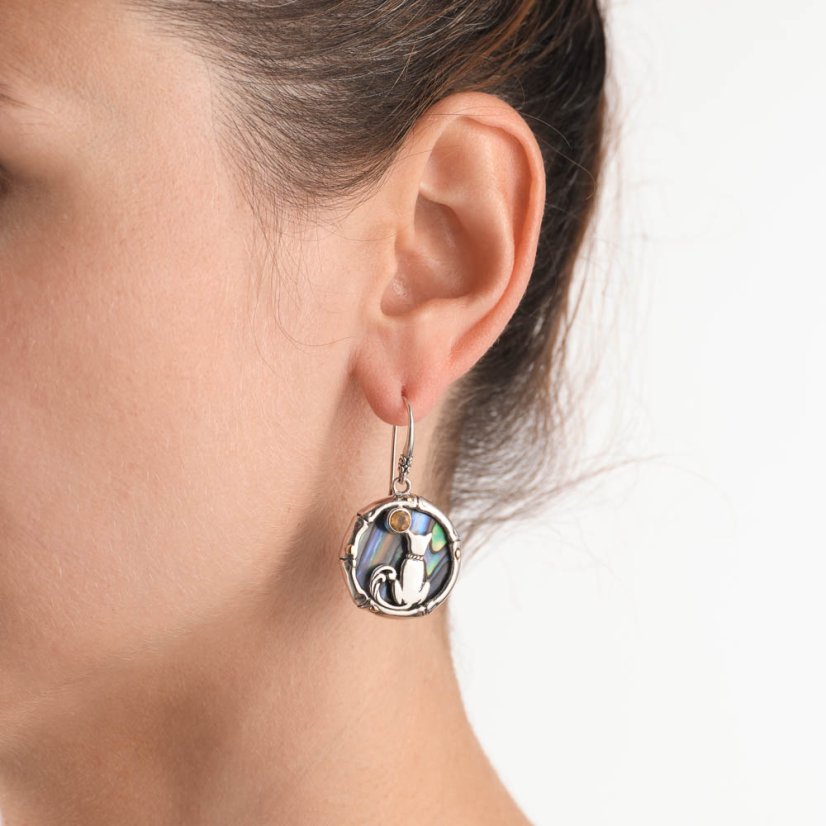 Pendientes de nácar Kucing
