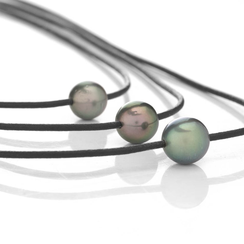 Tahiti Pearl Necklace on Leather 12 B/C