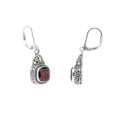 Boucles d'oreilles pendantes martelées Garnet